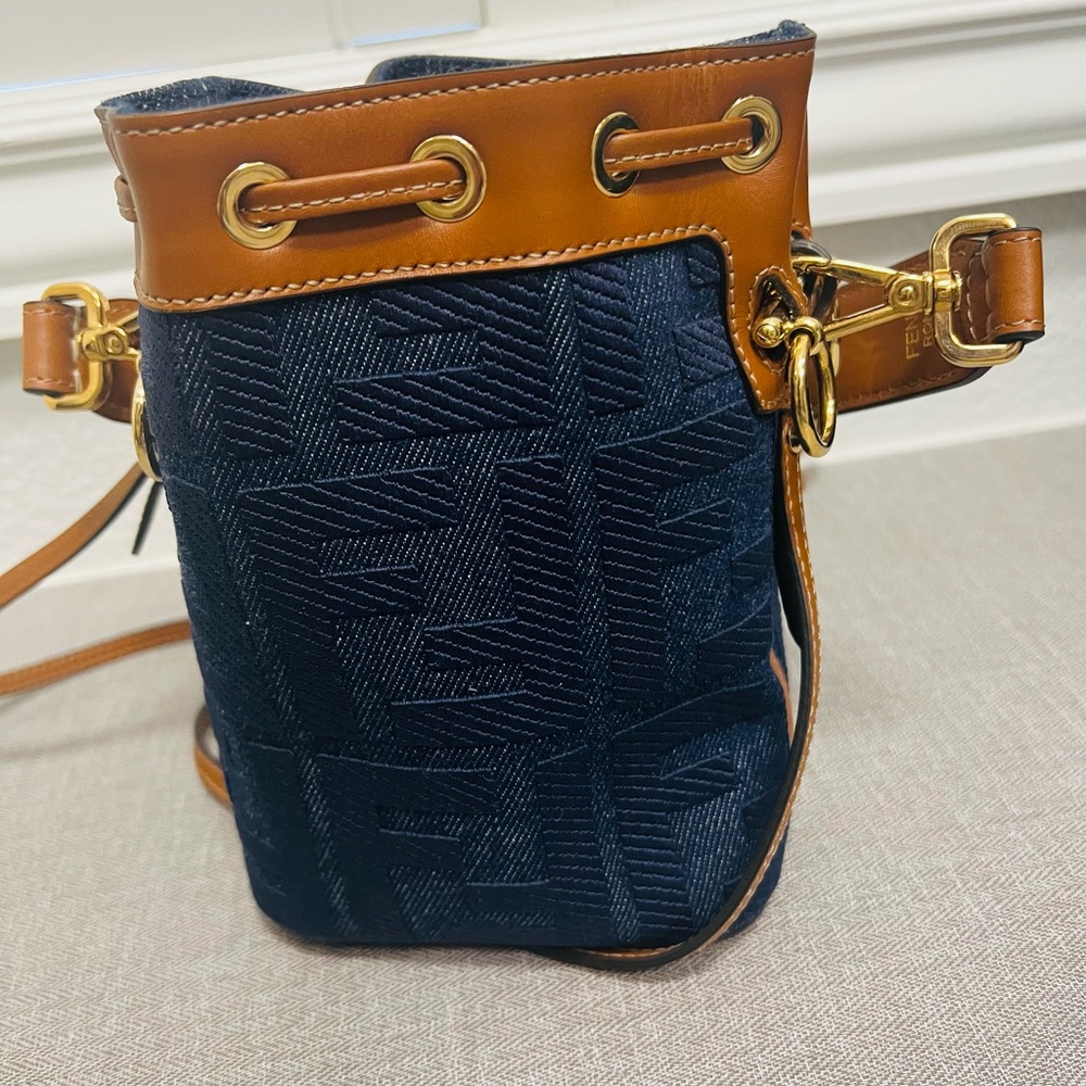 FENDI- Mon Tresor Bucket Bag